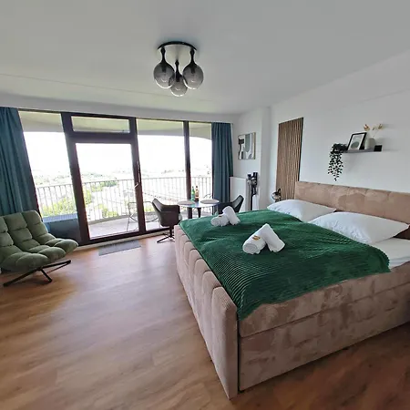 Design-Apartment I Hotelturm Augsburg I Etage 21 I Boxspring I Ausblick 公寓 *